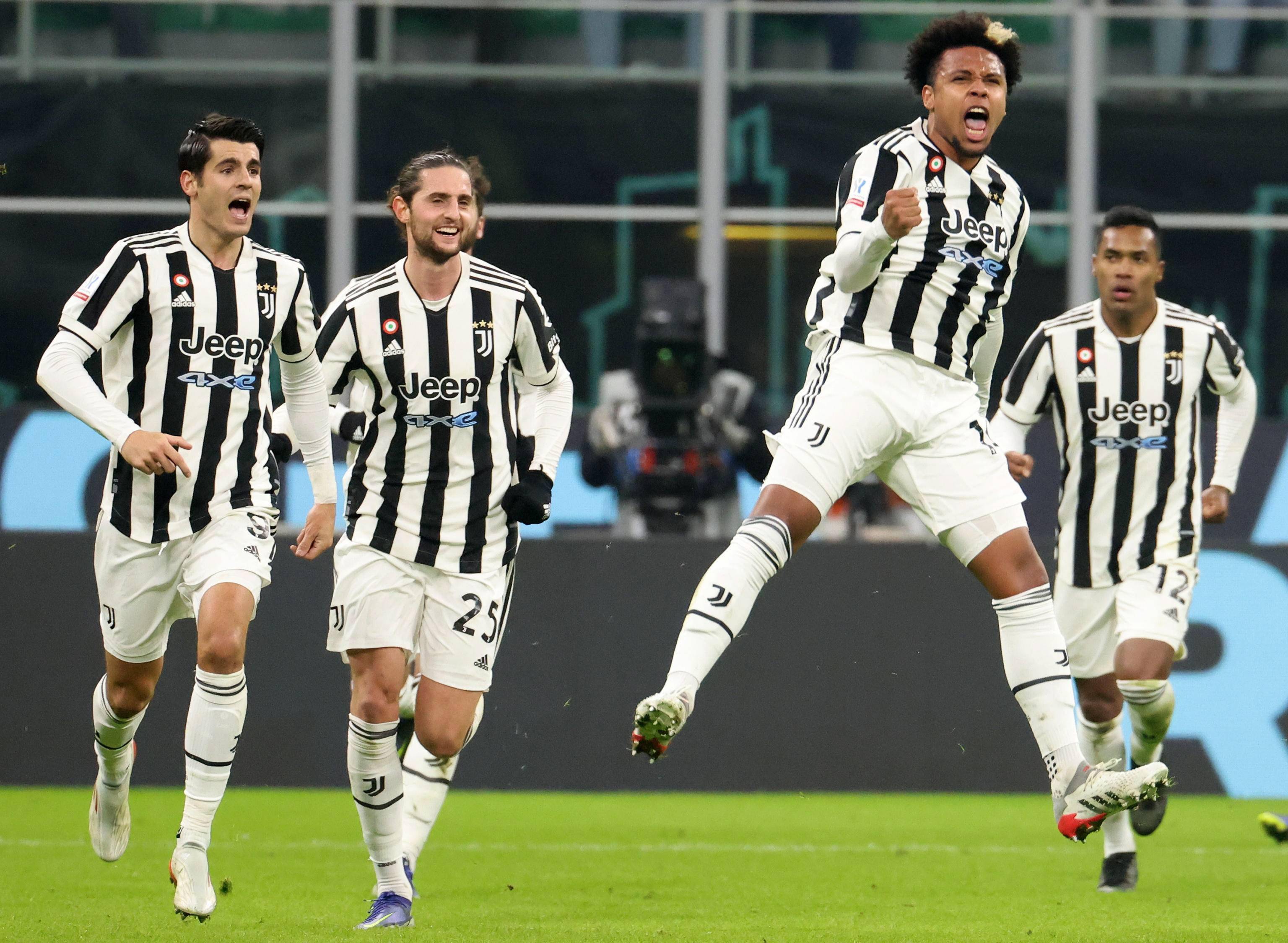 👑收割机！梅西夺生涯第47冠，继续刷新足坛个人冠军数纪录（👑第47冠到手！梅西再刷个人冠军纪录）