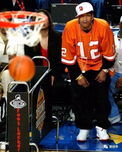 同一天绝代双骄各进一球！以下是媒体对C罗和梅西的...（C罗与梅西同日各入一球：媒体综述）