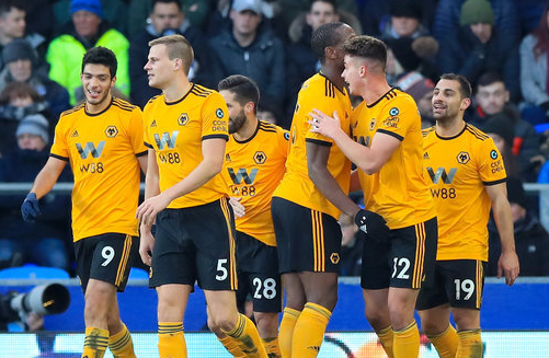 足球国足热身赛表现积极，主帅称进步肉眼可见（国足热身赛表现向好，主帅直言进步一目了然）